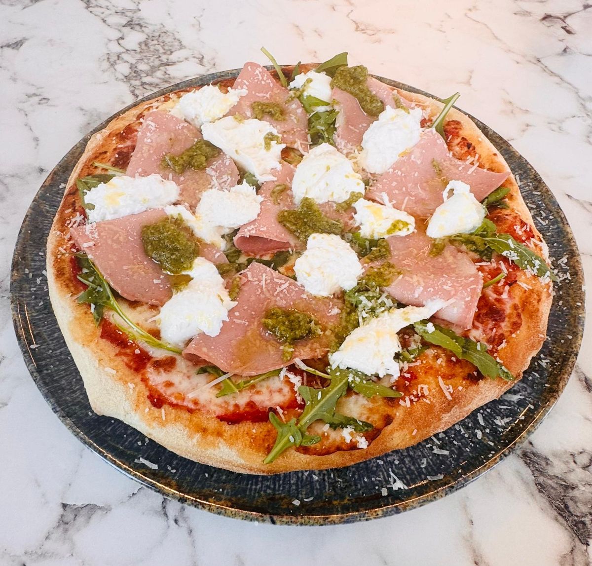 Pizza Mortadella e Burrata